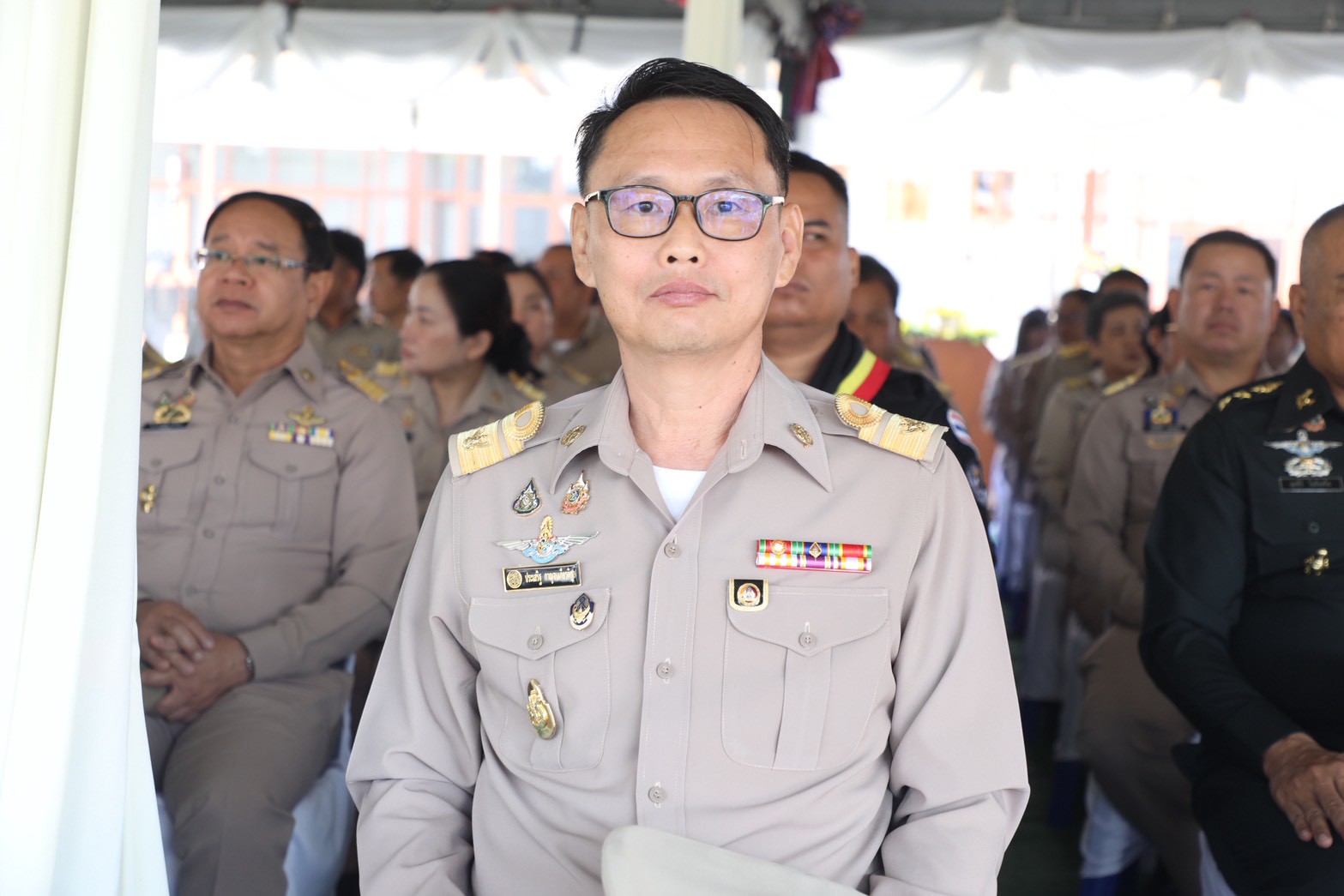 title - วันที่ 14 มกราคม 2569 ส.ป.ก. เข้าร่วมพิธีเปิดสำนักงานฯ พร้อมมอบเอกสารสิทธิ์ การใช้ประโยชน์ที่ดิน (ส.ป.ก.) และประชุมการติดตามการดำเนินงานตามแผนปฏิบัติการพัฒนาพื้นที่สถานีวิจัยการเกษตรและพัฒนาโครงการหลวงโนนดินแดง ณ จังหวัดบุรีรัมย์